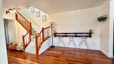 512 Cathedral St, Unit 5 in Baltimore, MD - Foto de edificio - Building Photo