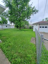 5049 Pensacola Blvd in Moraine, OH - Building Photo - Building Photo