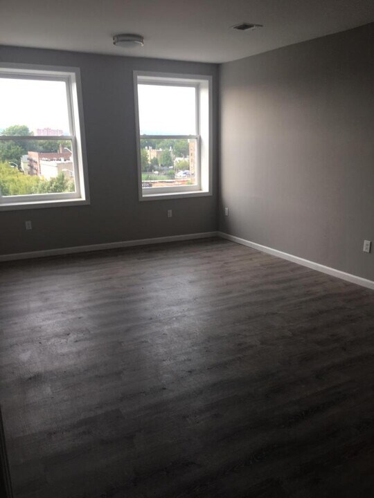 38 Winans St in East Orange, NJ - Building Photo