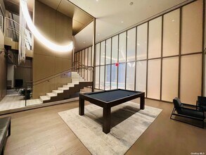3 Ct Square W-Unit -504 in Queens, NY - Building Photo - Building Photo