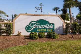 Terraverde Country Club Condominiums in Ft. Myers, FL - Building Photo - Building Photo