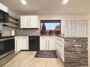 1914 E Spring Valley Rd in Richardson, TX - Building Photo - Building Photo