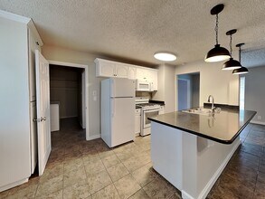 1101 Johns Dr in Euless, TX - Building Photo - Building Photo