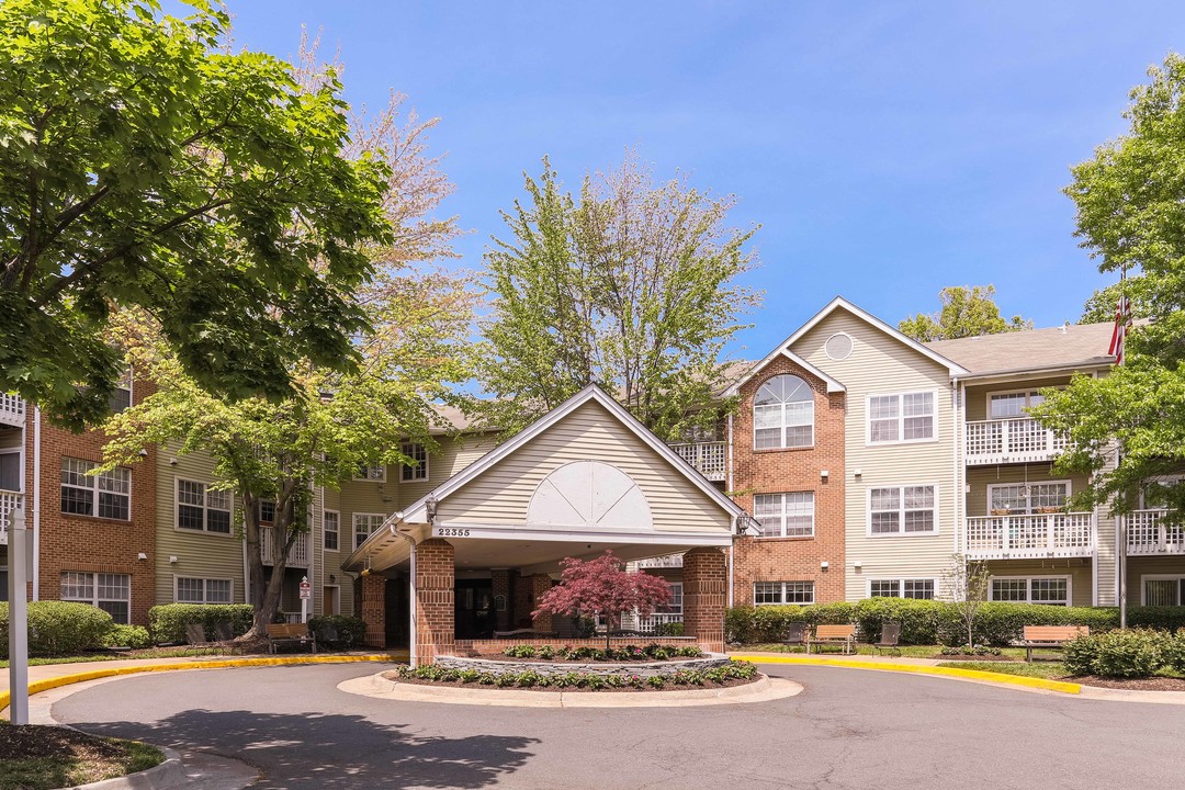 Sommerset Retirement Community in Sterling, VA - Building Photo