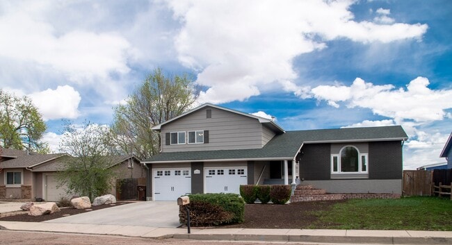 property at 6965 Sugar Creek Cir