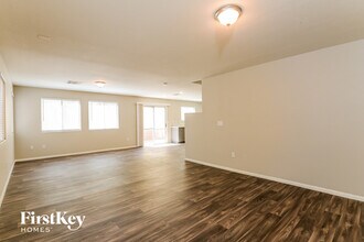 8067 S Joaquin Gully Ct in Las Vegas, NV - Foto de edificio - Building Photo