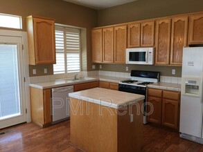 7581 Ambush Cir in Sparks, NV - Building Photo - Building Photo