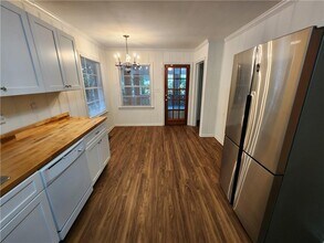 2294 Clairmont Rd in Atlanta, GA - Building Photo - Building Photo