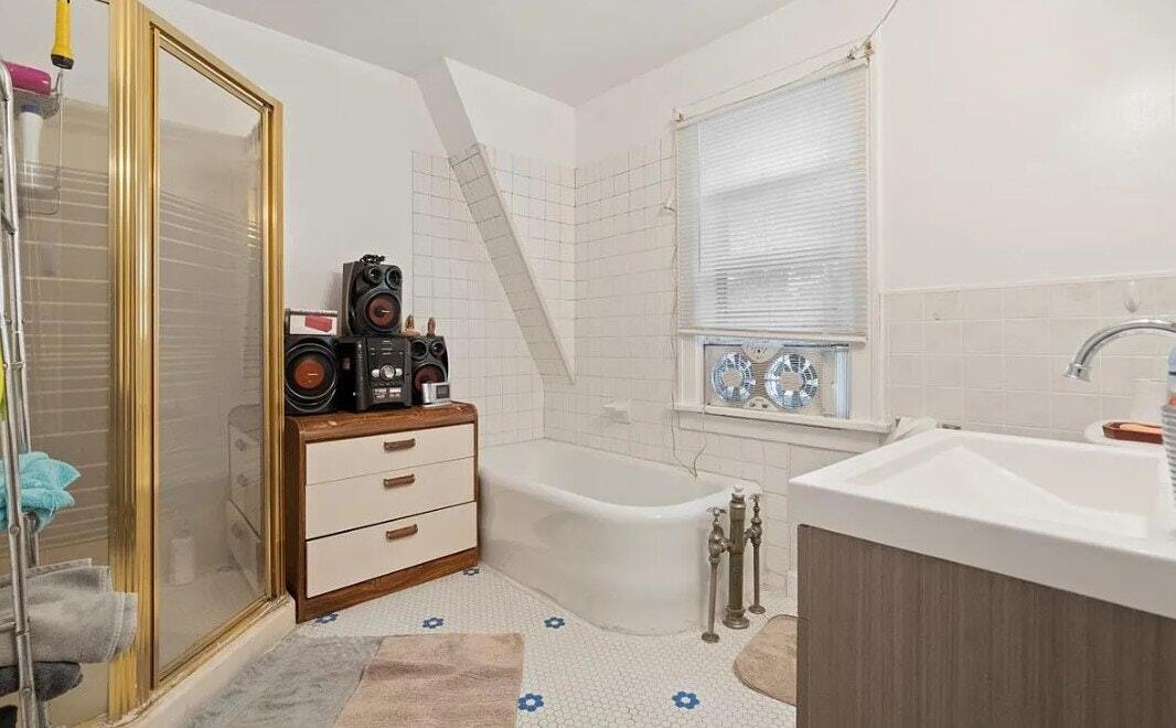 555 Lorraine Ave in Waukegan, IL - Building Photo