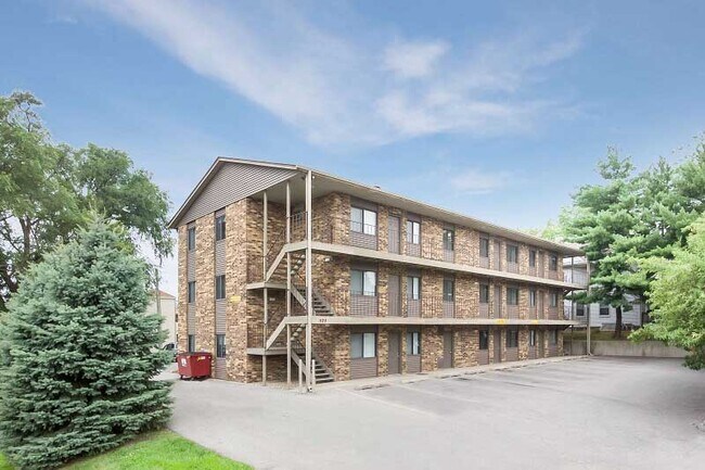625 S Clinton St in Iowa City, IA - Building Photo - Building Photo