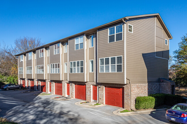 College Creek Condos in Fayetteville, AR - Building Photo - Primary Photo