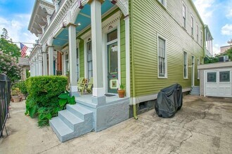 446 St Mary St, Unit 1 in New Orleans, LA - Building Photo - Building Photo