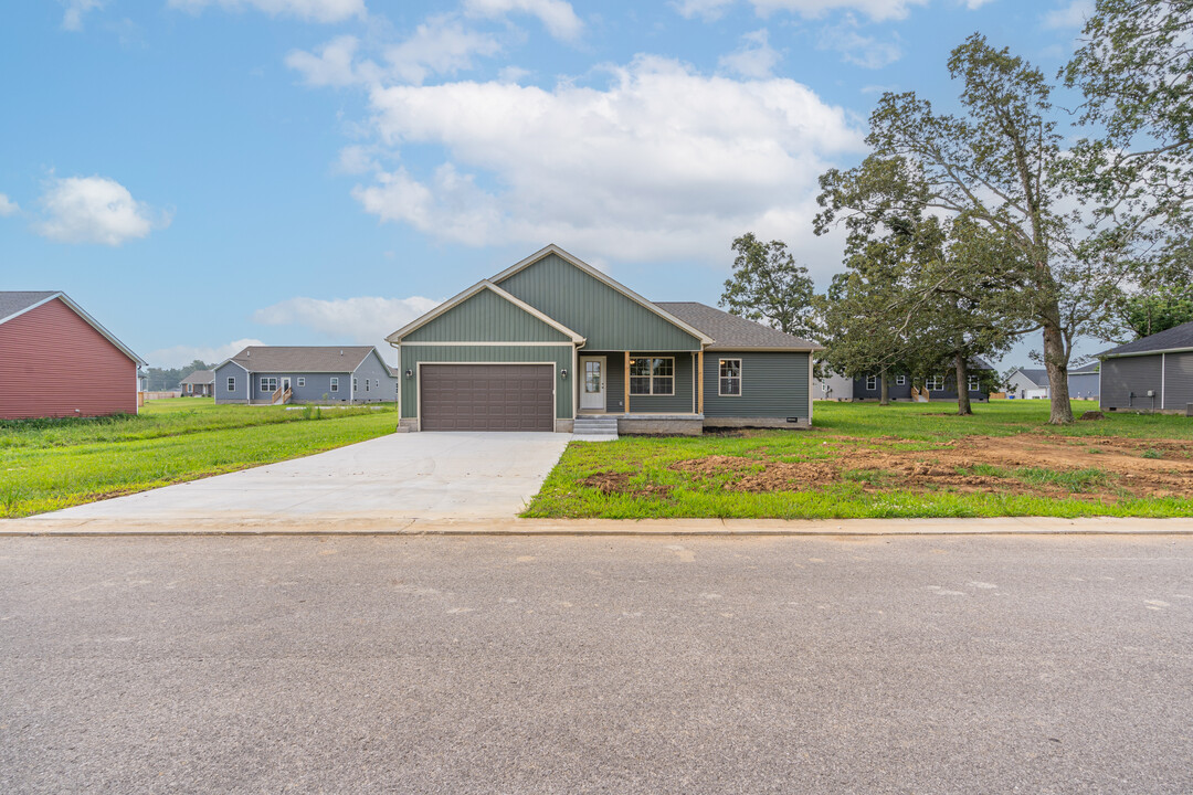 239 Middlebrook Ln in Smiths Grove, KY - Building Photo