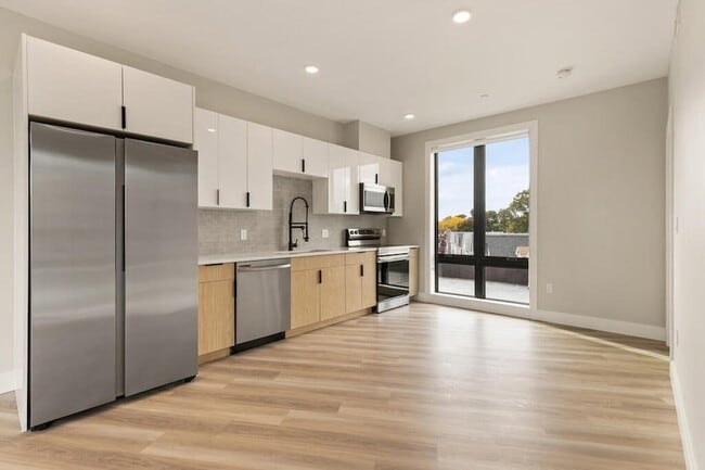property at 1700 Dorchester Ave
