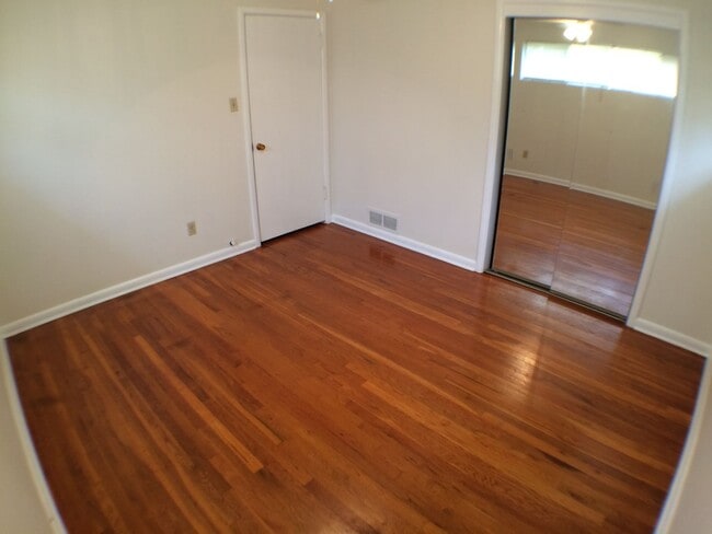 1502 Westcrest Dr in Arlington, TX - Building Photo - Building Photo