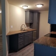 9917 Holly Dr in Everett, WA - Foto de edificio - Building Photo