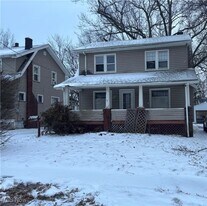 365 Marmion Ave in Youngstown, OH - Building Photo