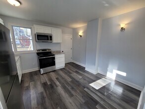 22 South St in Rollinsford, NH - Building Photo - Building Photo