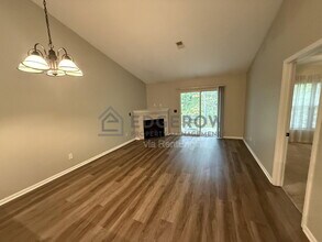 4254 Peak Ln NE in Grand Rapids, MI - Building Photo - Building Photo