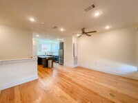 2401 Crawford St photo'