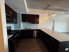 1323 W Morse Ave in Chicago, IL - Building Photo - Building Photo