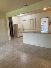 670 NE 132nd St, Unit Beautiful 1-Bedroom in North Miami, FL - Building Photo - Building Photo