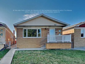 7702 Long Ave in Burbank, IL - Building Photo