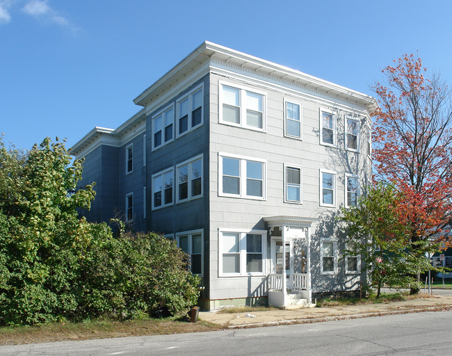 11 Pine St in Manchester, NH - Building Photo - Building Photo