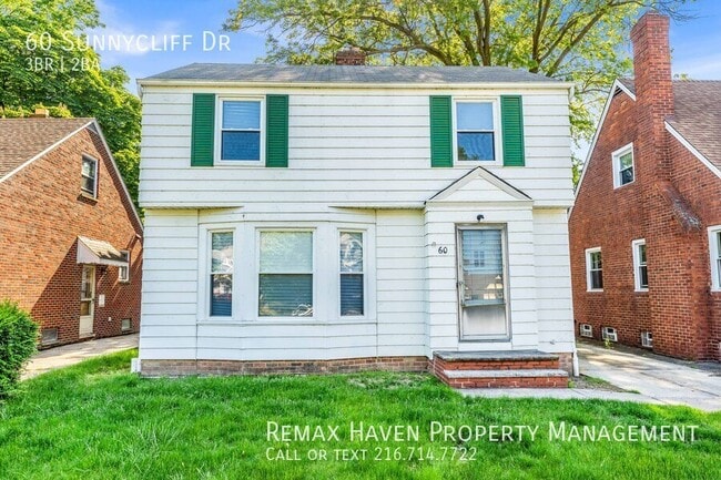 property at 60 Sunnycliff Dr