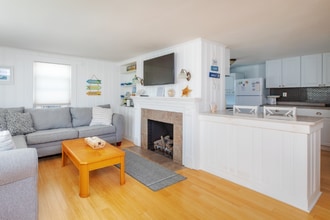 8 Bittersweet Ln in Hampton, NH - Building Photo - Building Photo