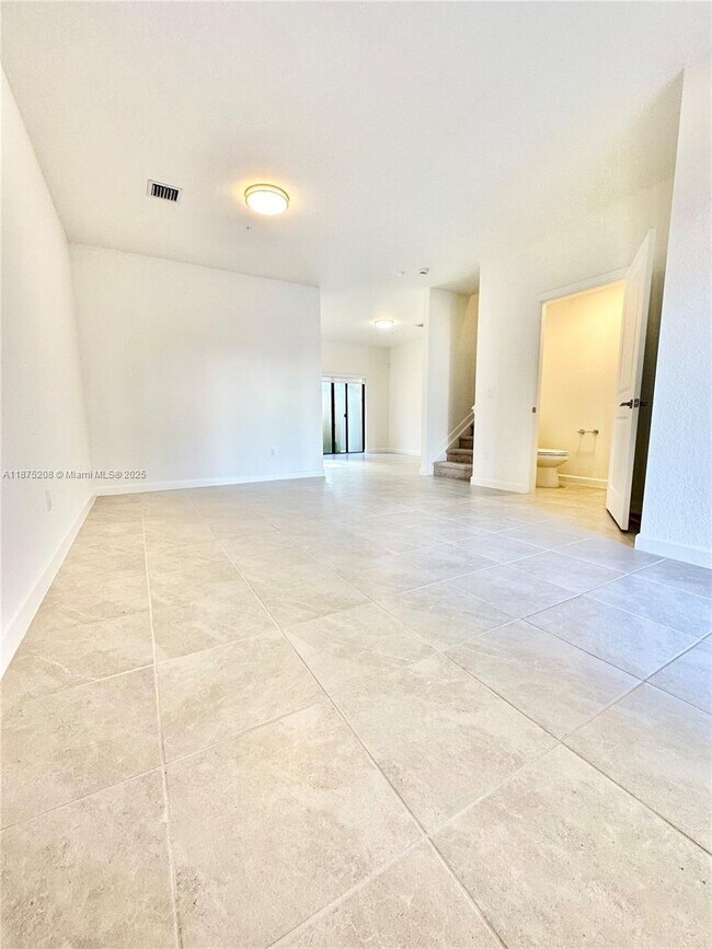261 SW 159th Way in Pembroke Pines, FL - Building Photo - Building Photo