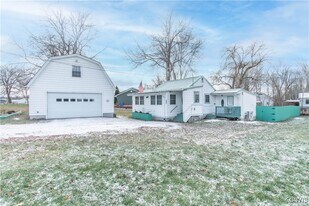 216 Frontenac Blvd in Clayton, NY - Building Photo