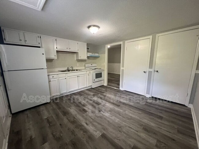 property at 3216 Gleason Dr