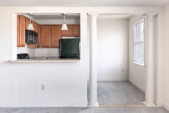 Dundalk Village in Dundalk, MD - Foto de edificio - Interior Photo