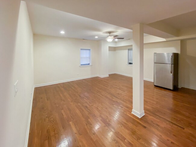1827 W Leland Ave, Unit GDN in Chicago, IL - Building Photo - Building Photo