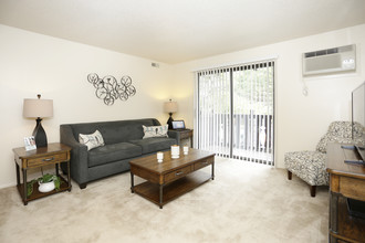 Swiss Valley Apartments in Wyoming, MI - Building Photo - Interior Photo