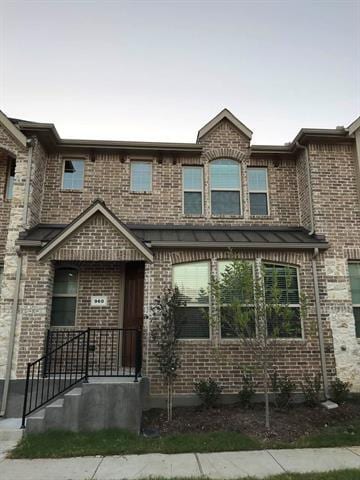 property at 960 Grace Ln