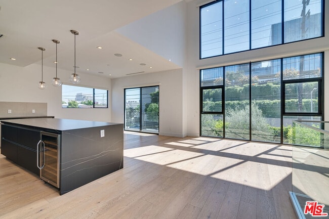 11347 Mississippi Ave in Los Angeles, CA - Building Photo - Building Photo