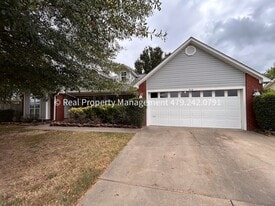 310 Sugarberry Dr in Greenwood, AR - Building Photo