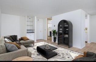 4 Commodore Dr in Emeryville, CA - Building Photo