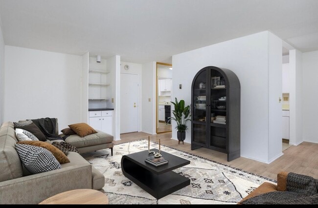 property at 4 Commodore Dr