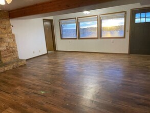 310 N Crestview Dr in Moses Lake, WA - Building Photo - Building Photo