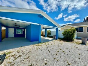 13337 1st St E in Madeira Beach, FL - Building Photo - Building Photo