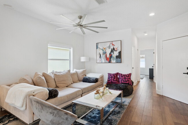 7110 NW Turtle Walk in Boca Raton, FL - Building Photo - Building Photo