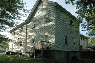 30 Lenox Ave in Congers, NY - Foto de edificio - Building Photo