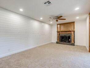 11026 E Draper Ave in Choctaw, OK - Building Photo - Building Photo