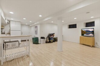 3716 N Wayne Ave, Unit G in Chicago, IL - Building Photo - Building Photo