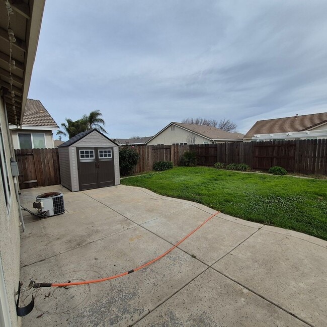 4625 Chamberlin Cir in Elk Grove, CA - Building Photo - Building Photo