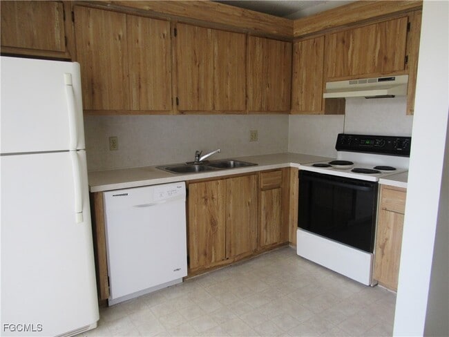 5580 Malt Dr in Ft. Myers, FL - Building Photo - Building Photo