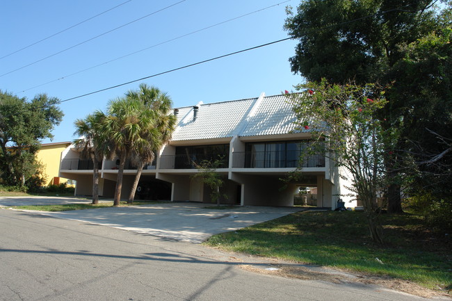 609 Belltower Ave in Deltona, FL - Building Photo - Building Photo